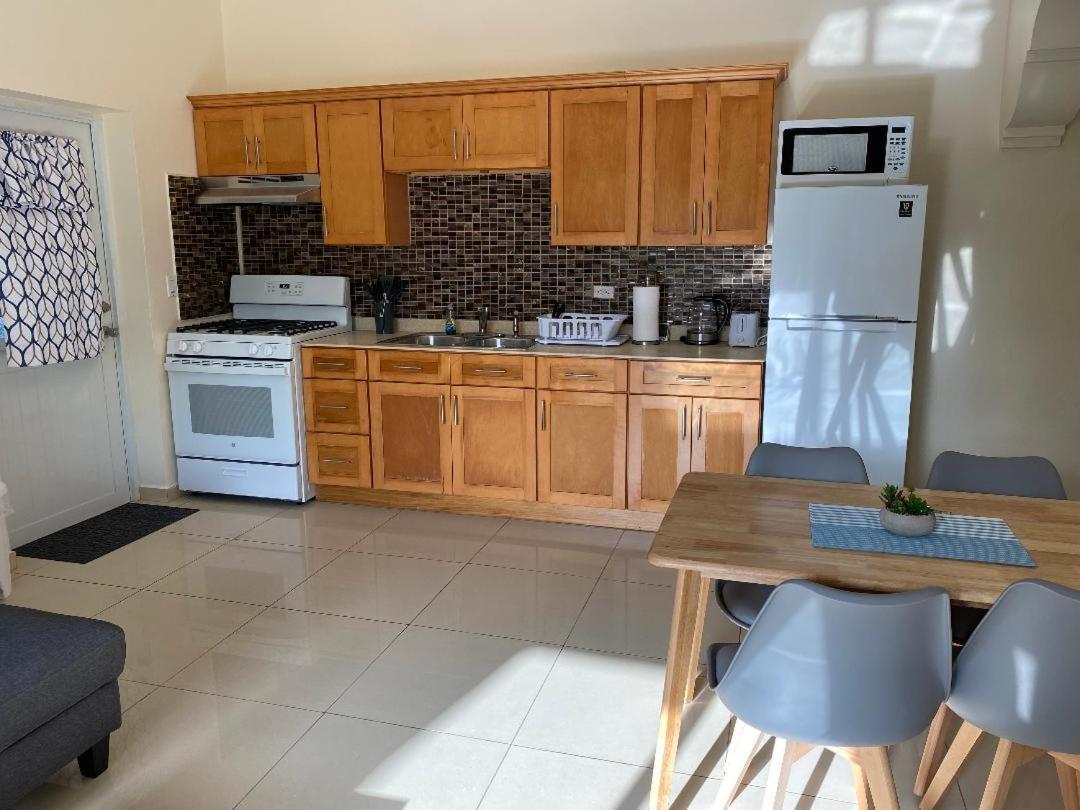Lovely 2 Bedroom Apartment In Quiet Neighborhood! Philipsburg  Exterior foto